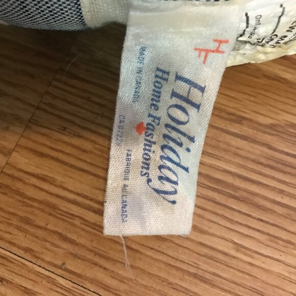 Blue & White Buffalo Check Seat Cushion 50" X 22" With 13 X 13 " Throw Pillow - Picture 2 of 10